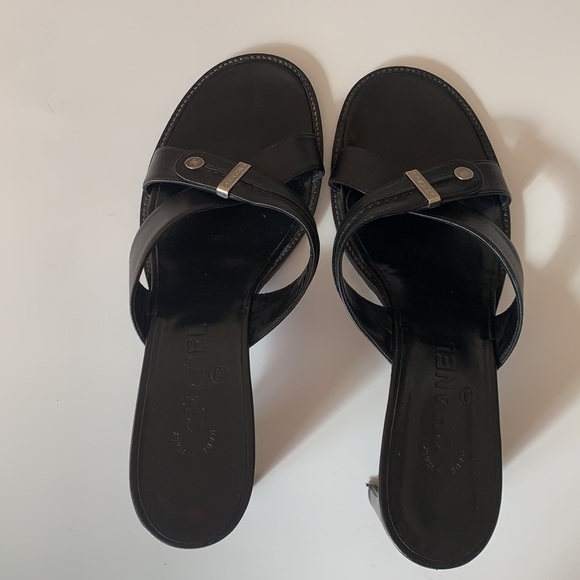 Chanel black leather slides - Picture 8 of 9